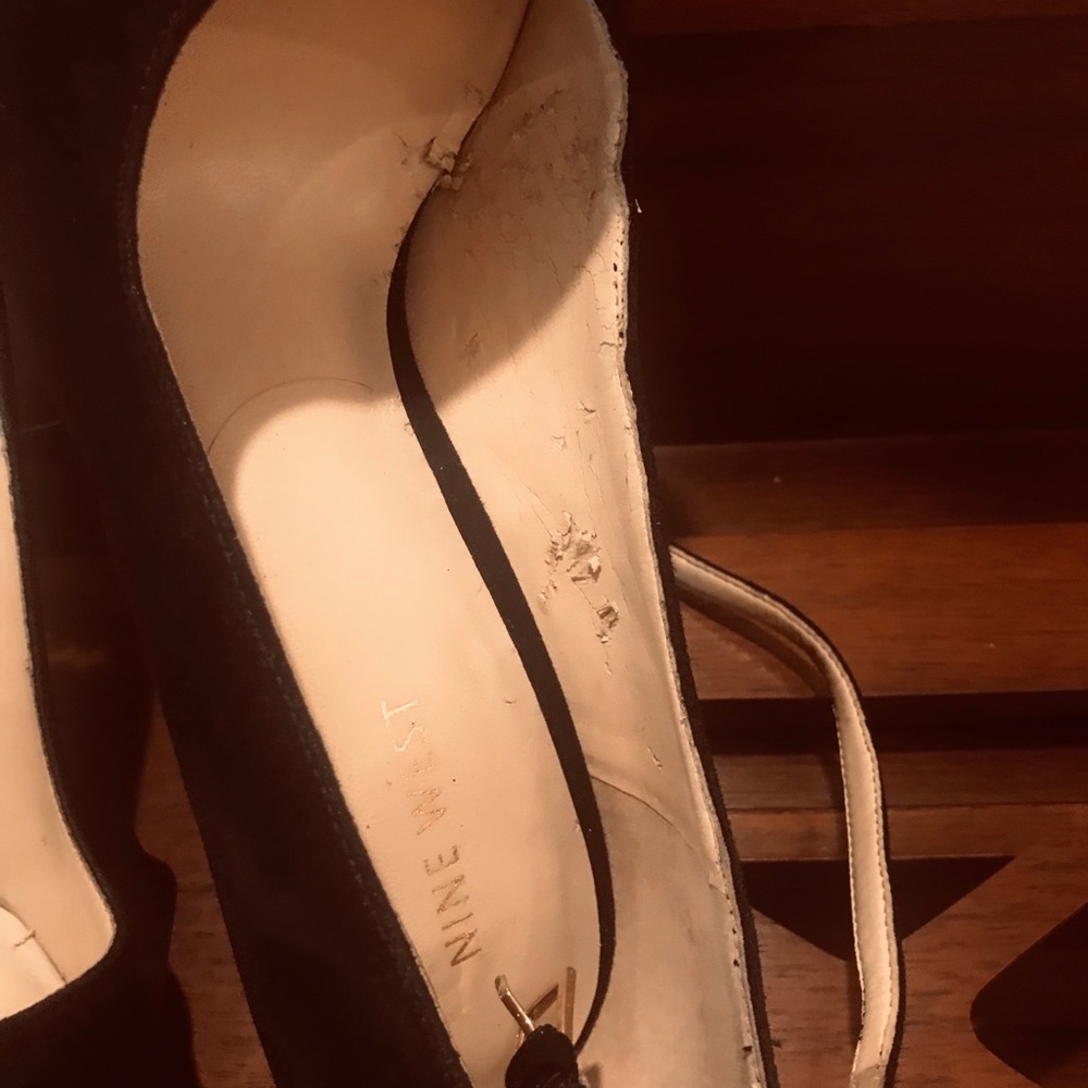 Shoes - Picture 3 of 8